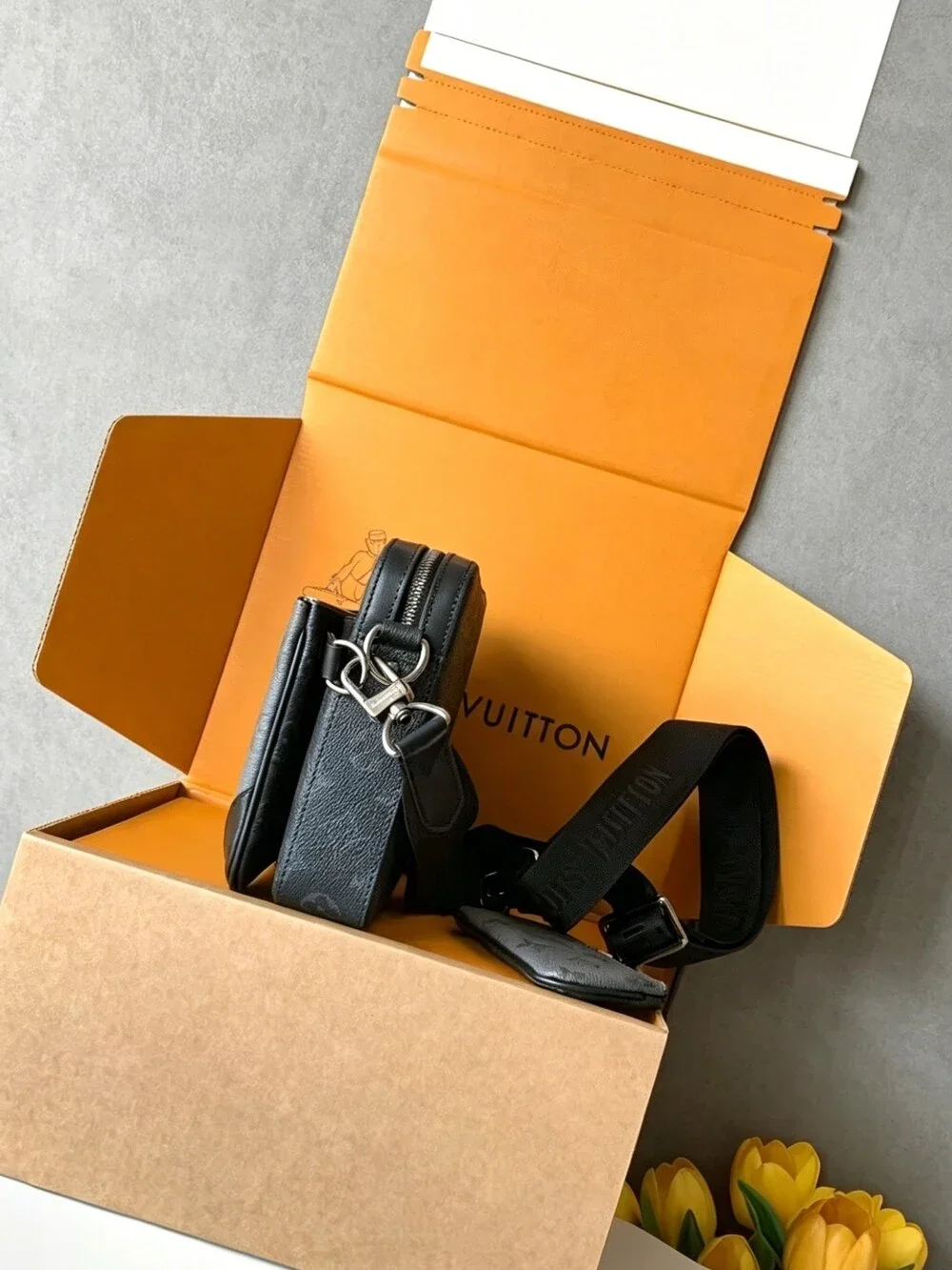 Louis Vuitton Trio Messenger